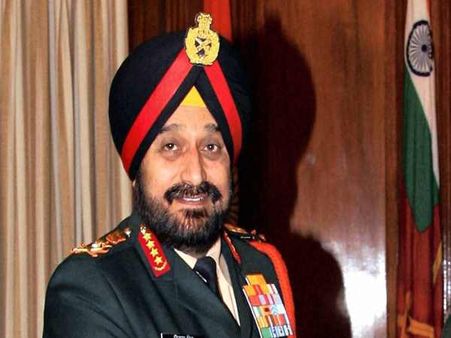 पूर्व आर्मी चीफ ने कहा- जब तक जलेगा कश्मीर, तब तक बनी रहेगी पाक सेना की अहमियत