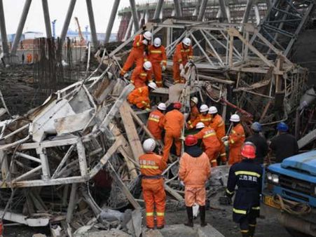 चीन में निर्माणाधीन पावर स्टेशन का एक टावर गिरा, 40 की मौत, कई घायल