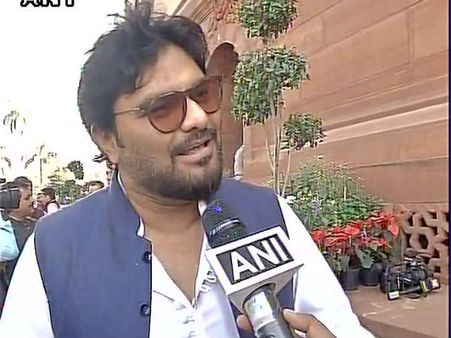 ट्रेन में मिला खराब खाना, केंद्रीय मंत्री बाबुल सुप्रियो बोले- सुरेश प्रभु से करूंगा शिकायत