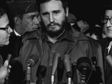 फिदेल कास्त्रो की वर्दी पर लटकी पिस्तौल में क्यों नहीं होती थी गोली?