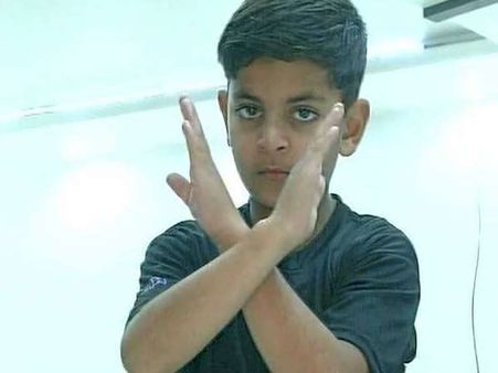 हिंसा, बंद और कर्फ्यू से जूझते हुए कश्मीरी बच्चे ने हासिल किया बड़ा मुकाम