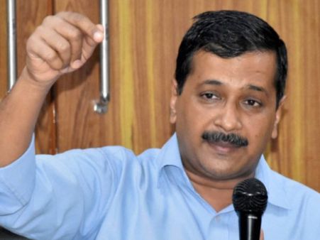 PM मोदी पर भड़के केजरीवाल, पूछा- बिग बाजार से क्या डील हुई है?