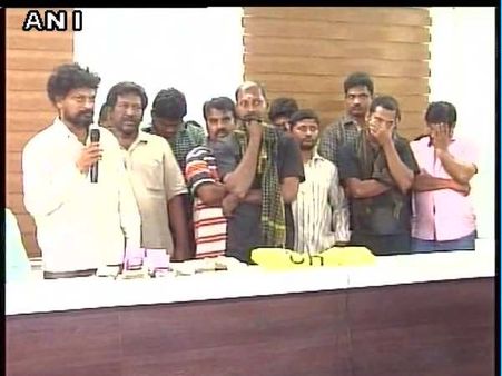 नोट बदलने वाले गैंग का भंडाफोड़, भारी मात्रा में नए-पुराने नोट जब्त