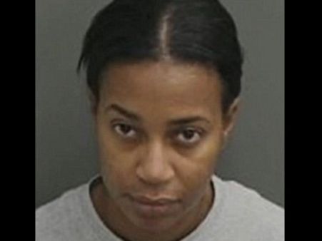 महिला टीचर ने छात्र को भेजी अश्लील तस्वीरें, घर में शराब पिलाकर बनाए शारीरिक संबंध