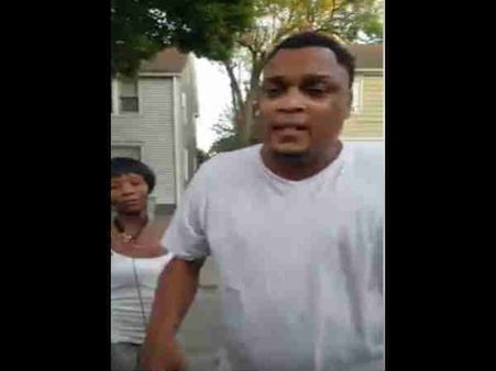 Shocking: महिला के गले में कुत्ते का पट्टा डालकर घुमाया, लोगों ने बनाया वीडियो