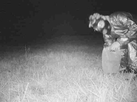 शेर का शिकार करने निकली पुलिस, हाथ लगा कुछ और ही, देखें तस्वीरें