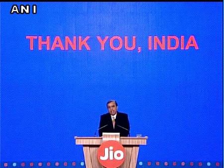 रिलायंस जियो को लेकर मुकेश अंबानी ने दिया बड़ा बयान, नए यूजर को मार्च 2017 तक मिलेगा ऑफर