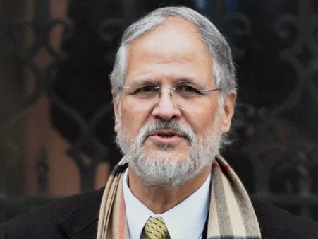 नजीब जंग पहले भी दो बार देने वाले थे इस्तीफा, PM नरेंद्र मोदी ने कहा- काम जारी रखिए