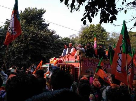 बीजेपी की परिवर्तन यात्रा का लखनऊ में समापन, राजनाथ सिंह हुए शामिल