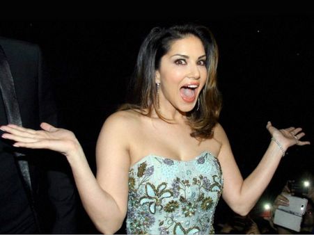 PM नरेंद्र मोदी से भी आगे निकलीं पॉर्न स्टार सनी लियोन, लगातार पांचवें साल रहीं अव्वल