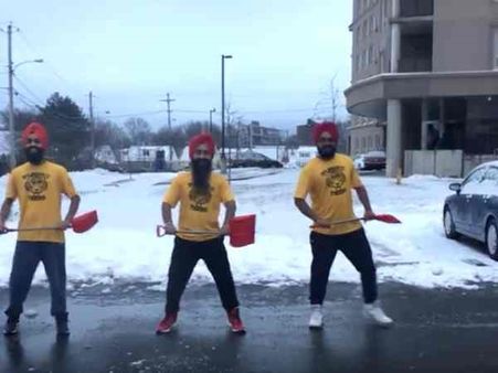 हाड़ जमानेवाली सर्दी में टी-शर्ट में भांगड़ा वायरल, 2016 के 5 वायरल वीडियोज