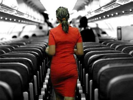 एयरहोस्टेस ने खाई कस्टमर के लिए बनी सैंडविच, नौकरी से हुई बर्खास्त