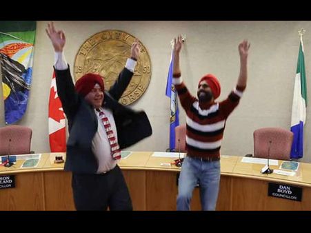 ...जब कनाडा के मेयर ने पगड़ी पहनकर किया जबरदस्त भांगड़ा, देखें Video