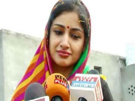 प्रियंका-डिंपल के सामने यूपी की छोटी बहू भी चुनावी दंगल में, मुकाबला हुआ दिलचस्प