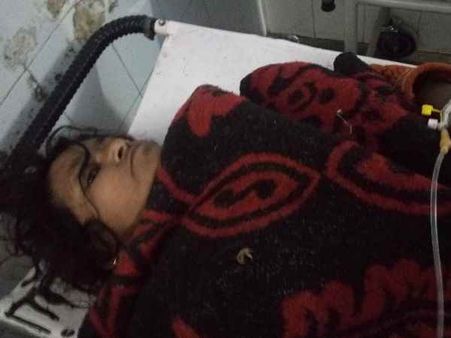 पीडीएस के गेहूं के आटे से बनी रोटी खाने से बाप-बेटी की मौत, महिला की हालत नाजुक