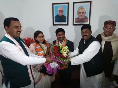 यूपी विधानसभा चुनाव 2017: इलाहाबाद की मेयर अभिलाषा गुप्ता और नंद गोपाल नंदी भाजपा में शामिल