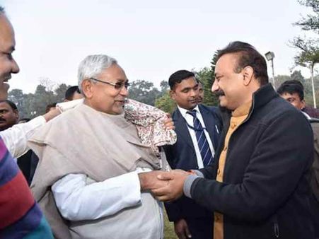 एक नजर में देखिए लालू और नीतीश का हैप्पी न्यू ईयर