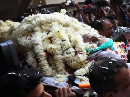 नग्न थी ओम पुरी की बॉडी, सिर पर था डेढ़ इंच गहरा घाव, मौत का रहस्य गहराया