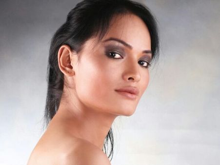 लड़के से लड़की बनी थीं अंजलि, अब फैशन वीक में बिखेरेंगी मॉडलिंग का जलवा