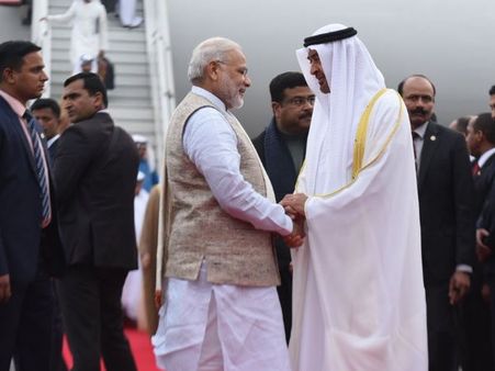 दिल्ली पहुंचे अबुधाबी के प्रिंस शेख जायद, पीएम मोदी ने किया स्वागत