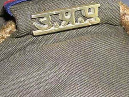 वाह री यूपी पुलिस! सोशल वर्कर को बताया उग्रवादी, विधायक को जिलाधिकारी