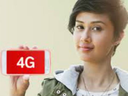 फिर से चर्चा में 4G गर्ल साशा छेत्री, वजह 'डेटा' नहीं 'डेटिंग'