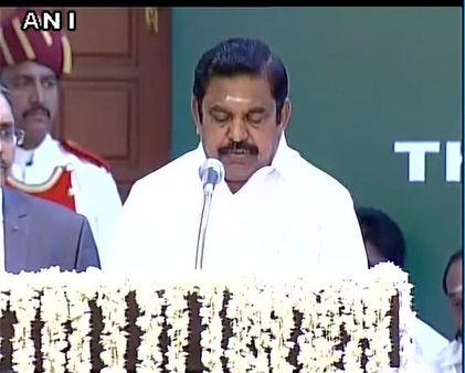 इडापड्डी पलानीसामी बने तमिलनाडु के मुख्यमंत्री, 30 अन्य बने मंत्री