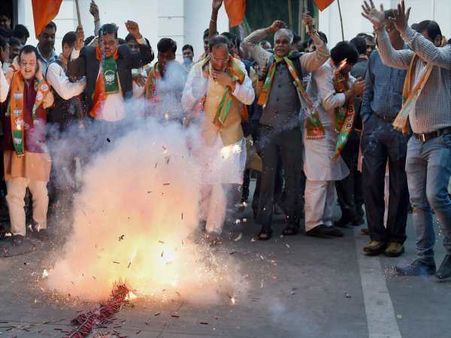 महाराष्ट्र के नगरपालिका चुनावों में BJP का दबदबा, 10 में से 8 नगरपालिकाओं पर मारी बाजी