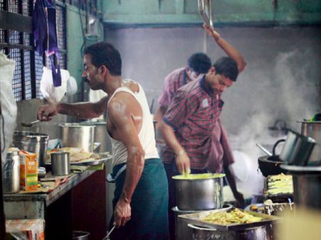  रेल सफर के दौरान पैंट्री कार से खाना करते हैं ऑर्डर तो जरूर पढ़ें ये खबर