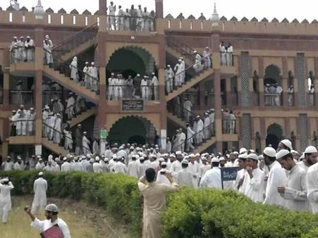 सहारनपुर: मुस्लिम वोटर्स को अब कैसे रिझाएंगी पार्टियां? दारुल उलूम की पॉलिसी, सियासत से रहेगी दूर