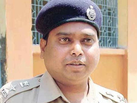 विवादित IPS अफसर कल्‍लूरी ने छुट्टी कैंसिल कराई, हेडक्‍वार्टर में हुए तैनात
