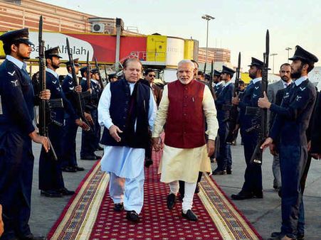 पाक से जुड़े एक बिल को इंकार करने पर पीएम मोदी बन गए पाक के हीरो!