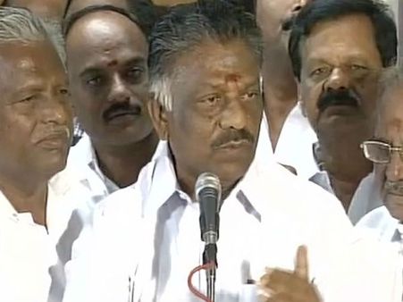 घड़ियाली आंसू बहाना और बातें बनाना काम नहीं आएगा: पेन्नीरसेल्वम