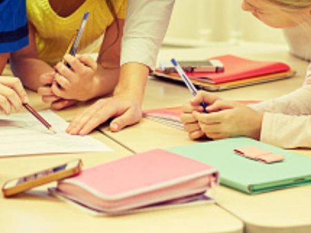 नहीं पढ़ सकी किताब, 10 साल की बच्ची को टीचर ने पीट कर मार डाला