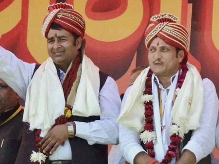यूपी चुनाव: संगीत सोम, सुरेश राणा को हाईकोर्ट से मिली बड़ी राहत