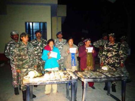 बलरामपुर: ढाई करोड़ की 20 किलो चरस के साथ पकड़ी गईं 3 महिलाएं