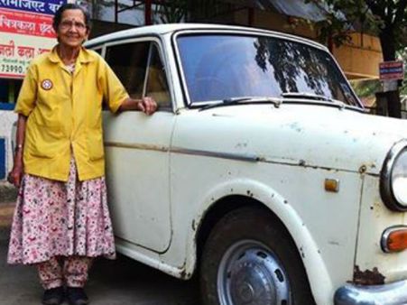 79 साल की बुजुर्ग महिला की वायरल कहानी: औरत होना गुनाह नहीं और अकेले जीना अपराध नहीं