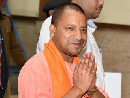 मुश्किल में योगी सरकार, CM के पास पहुंची उनके ही केस की फाइल