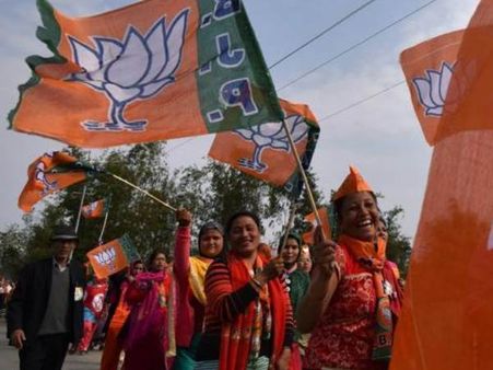 कांग्रेस के हाथ से मणिपुर छीनने के लिए भाजपा ने किया असम फार्मूले पर काम