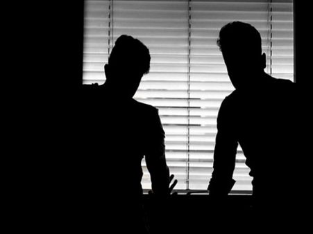 पैसों की खातिर जीजा ने ही कर दिया साली का सौदा, किसी तरह चकमा देकर निकली लड़की