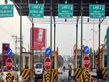 1 अप्रैल से बढ़ जाएगा टोल टैक्स, पढ़िए क्या है नया रेट