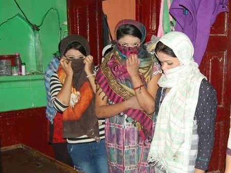 मेरठ: नाबालिग लड़कियों से जबरन कराई जा रही थी जिस्मफरोशी