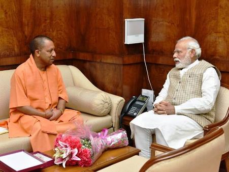 एक्शन में सीएम योगी, दिल्ली में दिग्गज नेताओं संग बैठक