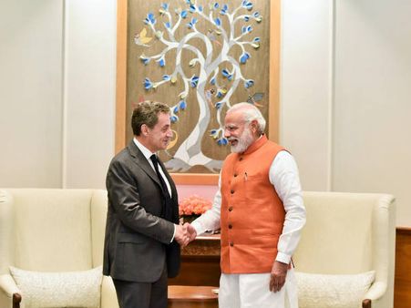 पीएम मोदी के नोटबंदी फैसले की तारीफ करने के लिए मिले फ्रांस के पूर्व राष्‍ट्रपति सरकोजी
