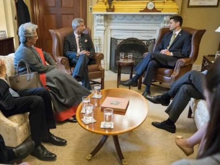 पीएम मोदी के अमेरिका जाने से पहले विदेश सचिव जयशंकर ने की ट्रंप के एनएसए से मुलाकात