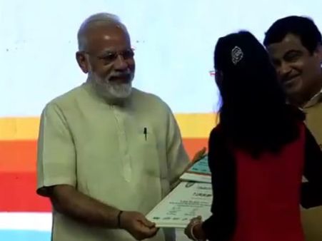 पीएम मोदी ने इस लड़की को दिए 1 करोड़ रुपए, जानिए क्यों