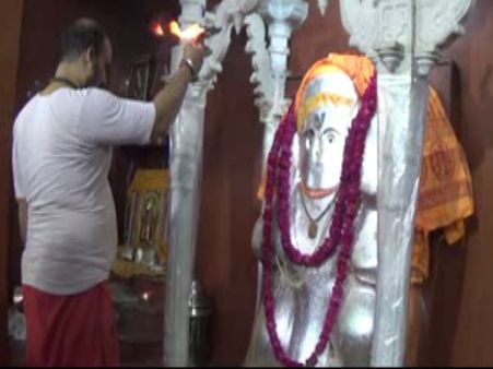 हनुमान जयंती: जिसके लिए देश-दुनिया से दौड़े आते हैं लोग, देखिए हनुमान जी का पंचामृत महाभिषेक