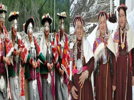 डर से इस गांव में 5 दिनों तक कपड़े नहीं पहनती शादीशुदा महिलाएं