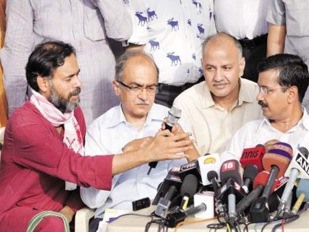 योगेंद्र यादव ने लिखी अरविंद केजरीवाल को चिट्ठी कहा-जनता की आशा जगाकर उसे तोड़ना बहुत बड़ा पाप
