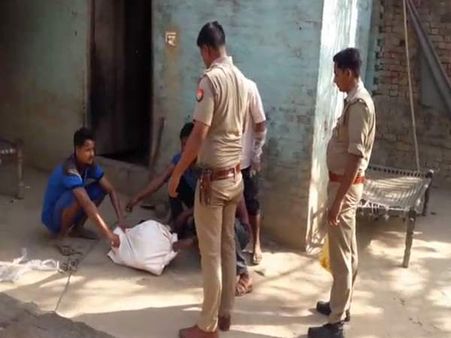वीडियो: बेटी को मारकर लाश को पांच दिन से कमरे में रखे हुए था बाप